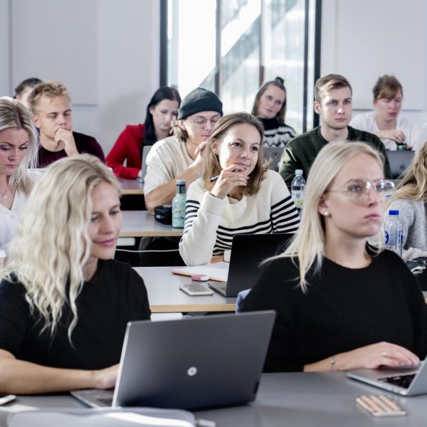 Billede af studerende, der har klasseundervisning.