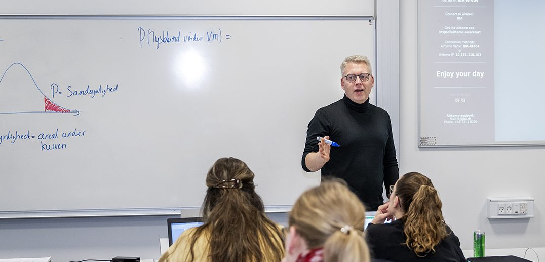 Martin: Som underviser skal man kunne stå på de skrå brædder