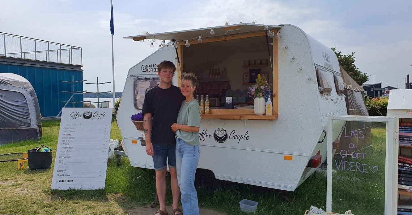 Mikkel og kæresten har deres egen rullende kaffebar