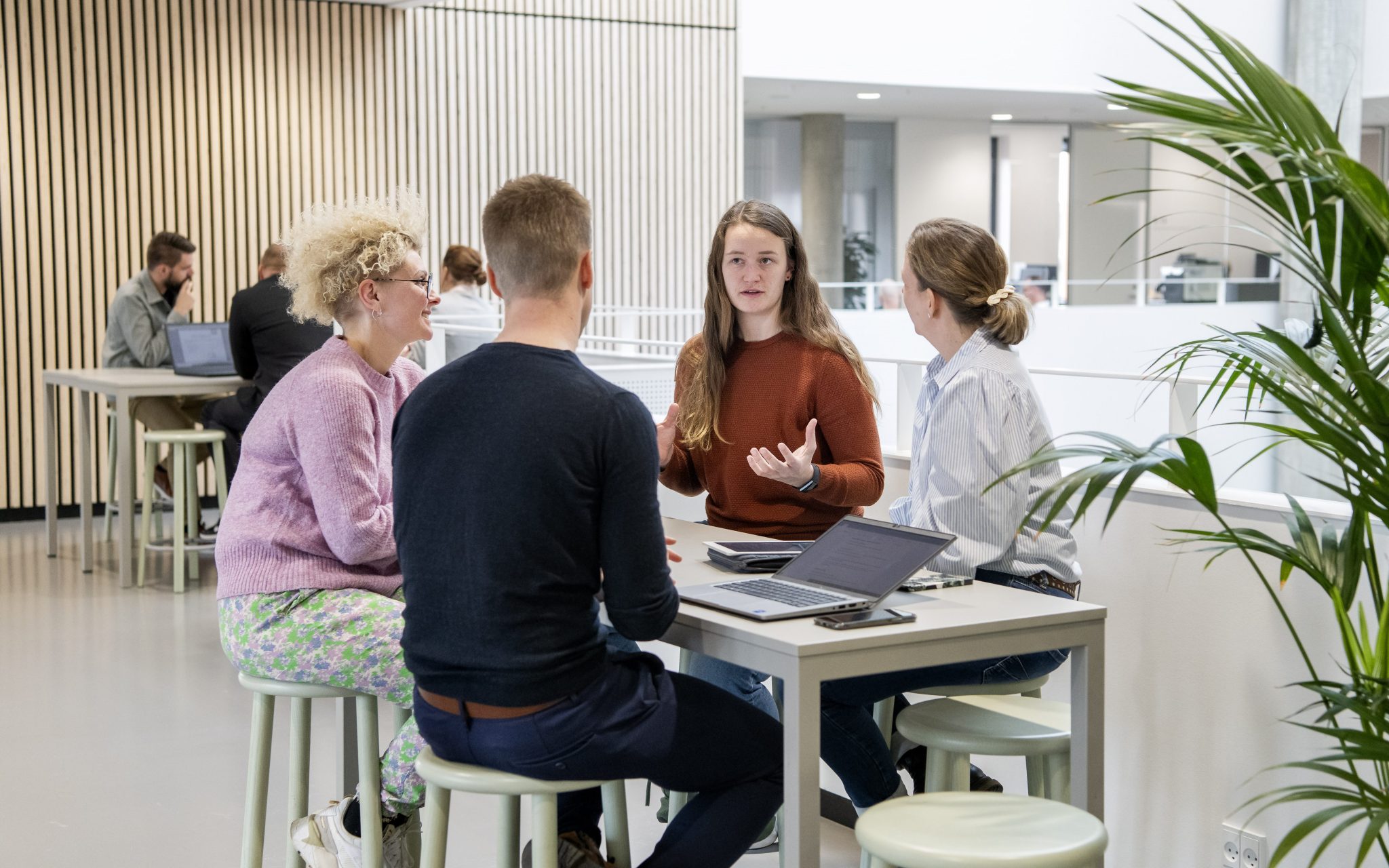 Gruppearbejde på efteruddannelsen på IBA