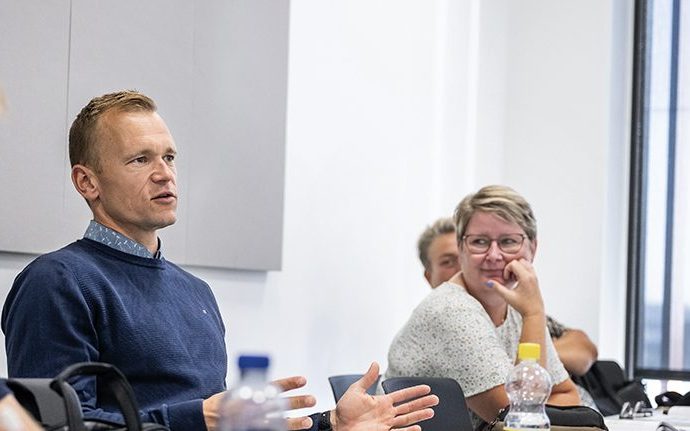En studerende der engagerer sig i undervisningen