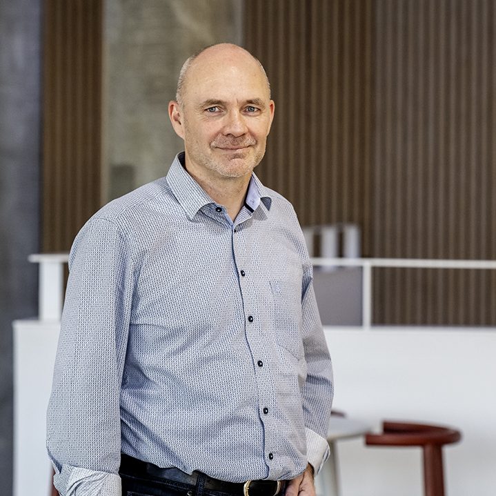 Jens Lassen underviser på IBA