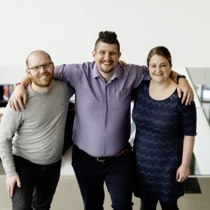 De tre undervisere på It arkitektur, side om side.