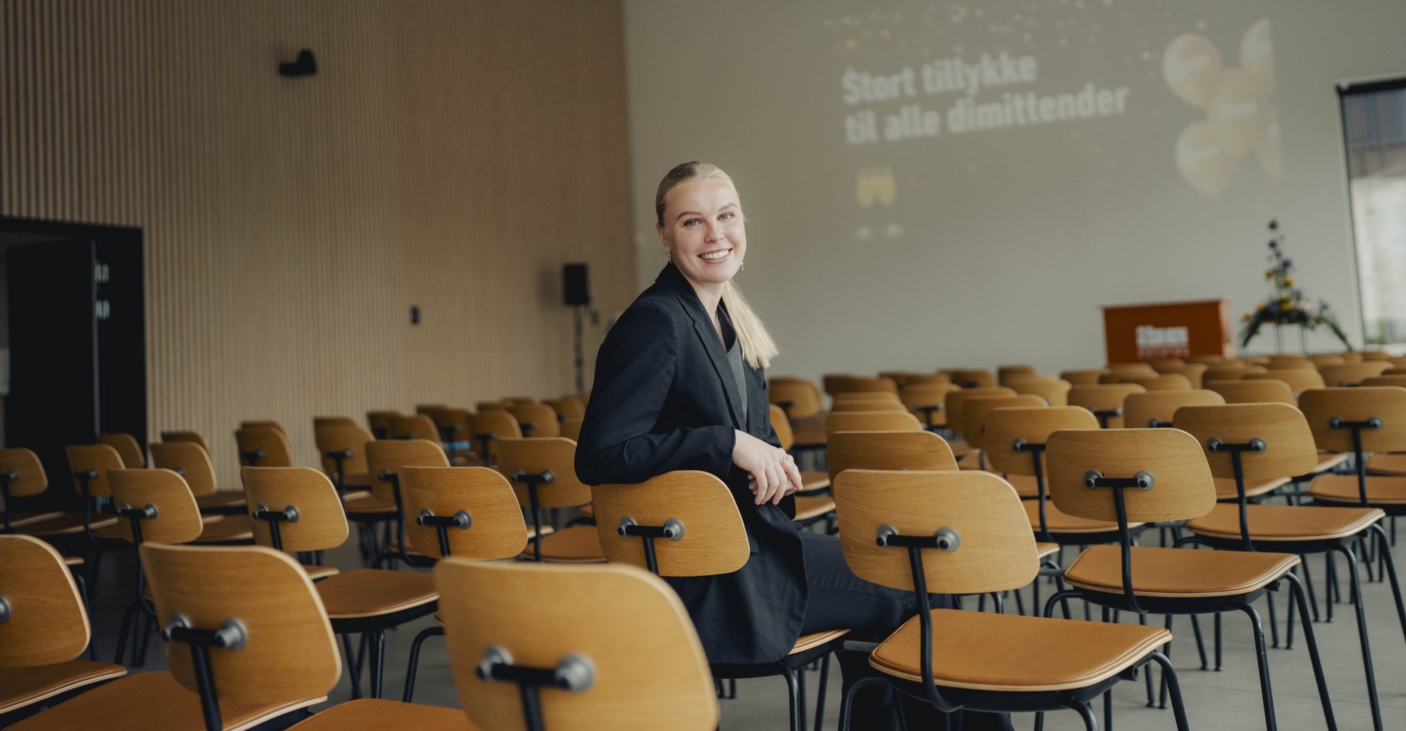 Emilie har som professionel fodboldspiller læst sin finansuddannelse online